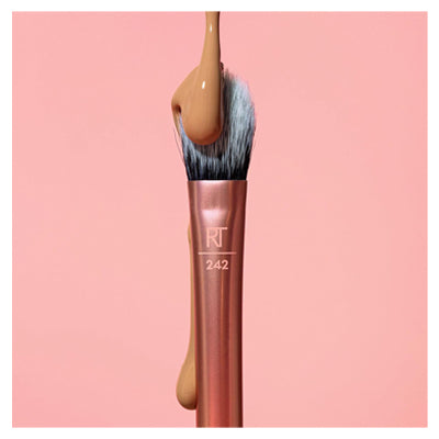 REAL TECHNIQUES Brightening Concealer Brush